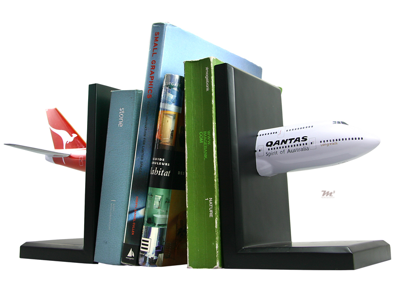 Boeing 747-400 Qantas Book Ends Short